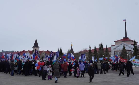 Росгвардия и полиция обеспечили безопасность более 5000 участников первомайского шествия в Нарьян-Маре