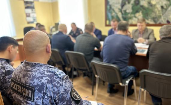Росгвардия и частная охрана обеспечат безопасность майских праздников в НАО